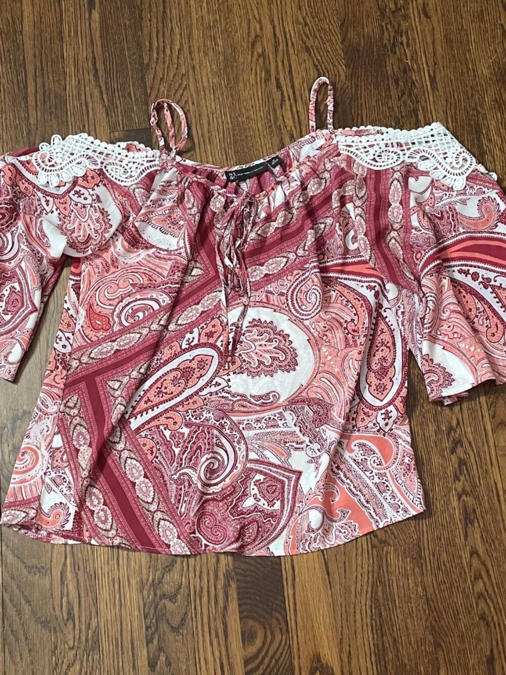 New York & Company red and pink paisley blouse cold-shoulder design Size M